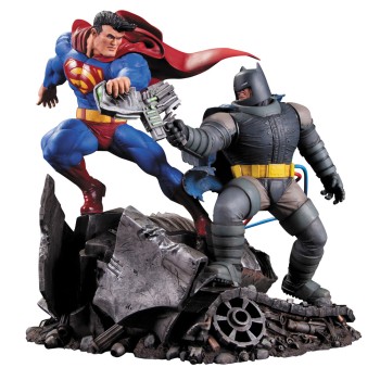 Batman The Dark Knight Returns Statue Superman vs. Batman 28 cm